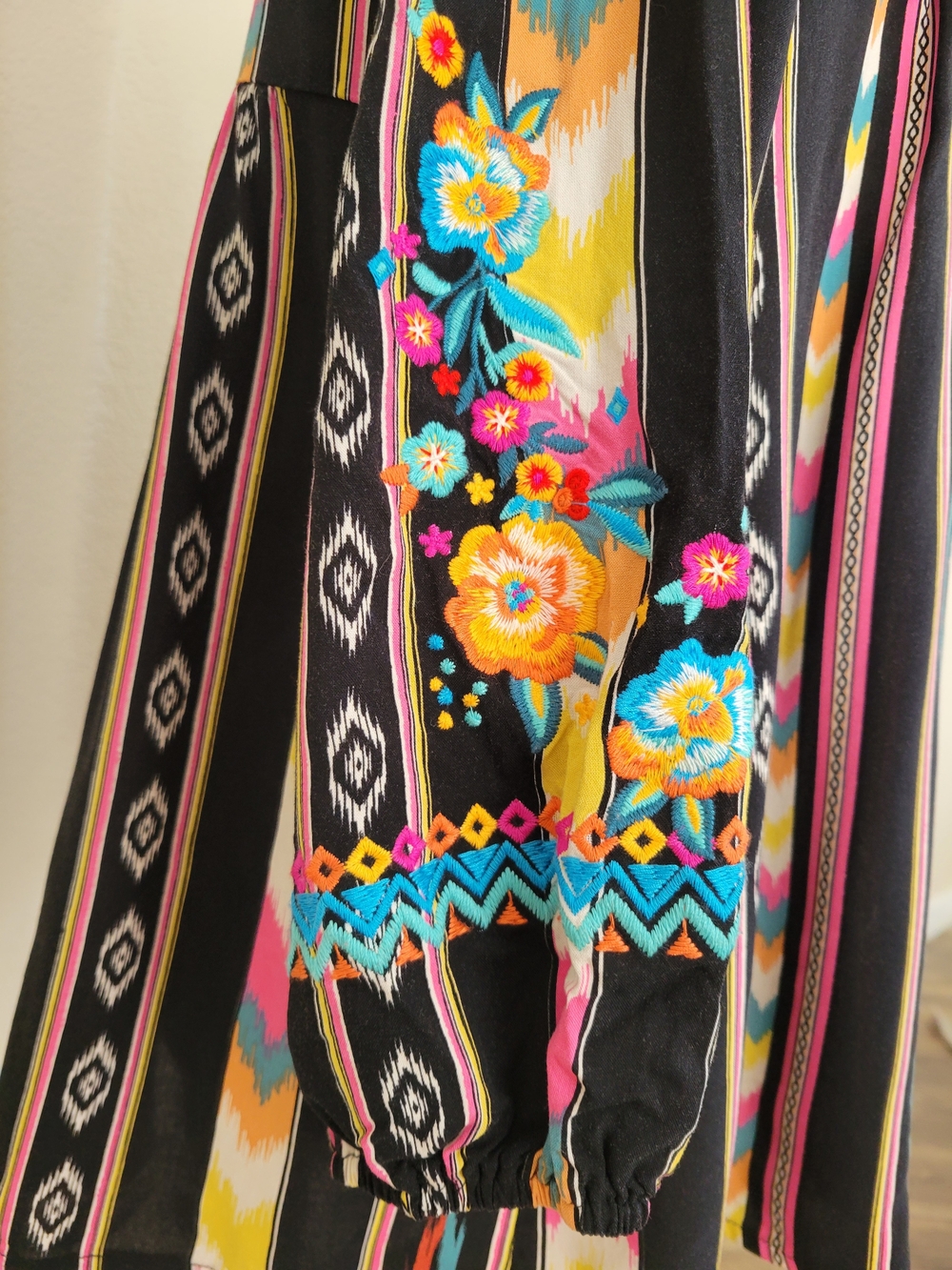 Savanna Jane Embroidered Boho Tunic Blouse Black Multi Color Medium - Picture 5 of 10